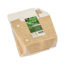 Una pila chiara, confezionata in plastica, di 50 vaschette per patatine fritte marroni PAPSTAR "pure" in cartone ecologico con coperchio ribaltabile, etichetta verde-bianca e informazioni sul prodotto del marchio PAPSTAR GmbH.