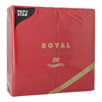 È raffigurata una confezione con 50 tovaglioli rossi PAPSTAR "ROYAL Collection" 1/8-piega (40 x 40 cm) della PAPSTAR GmbH con testo oro-bianco su un imballaggio di plastica trasparente - ideali per una decorazione da tavola elegante.