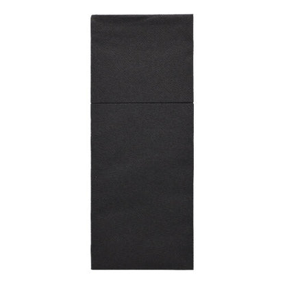 Le tasche per posate Starpak 100, tovaglioli Airlaid neri (40x48 cm) con piega per posate, sono perfette per una decorazione da tavola stilosa e presentazione di tasche per posate su sfondo bianco.