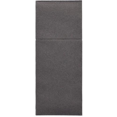 Un'opera d'arte rettangolare e verticale, suddivisa in due aree strutturate grigio scuro, ricorda lo stile raffinato delle tasche per posate Starpak 100 in Airlaid (40 x 48 cm con piega per posate) di Starpak.