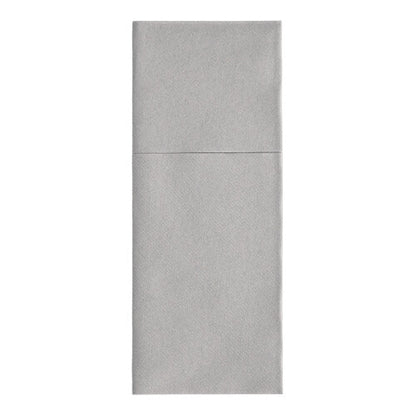 Il tovagliolo Starpak 100 per tasche per posate in materiale Airlaid liscio e semplice (40 x 48 cm) è pulito e piegato in lunghezza e presenta una piega verticale per le posate. Si presenta in un semplice grigio chiaro.