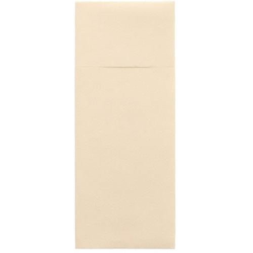 Su uno sfondo bianco si trova una busta chiusa color beige chiaro Starpak 100 per posate, Airlaid 40 x 33 cm con piega per posate, il bordo della linguetta rettangolare è appena visibile in alto.