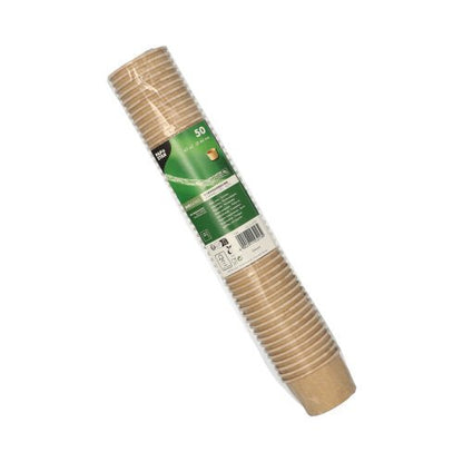 Una pila sigillata di 50 bicchieri da porzione PAPSTAR in cartone marrone di PAPSTAR GmbH è avvolta in plastica e dotata di un'etichetta verde-bianca. I bicchieri monouso riciclabili sono disposti in modo cilindrico su sfondo bianco.