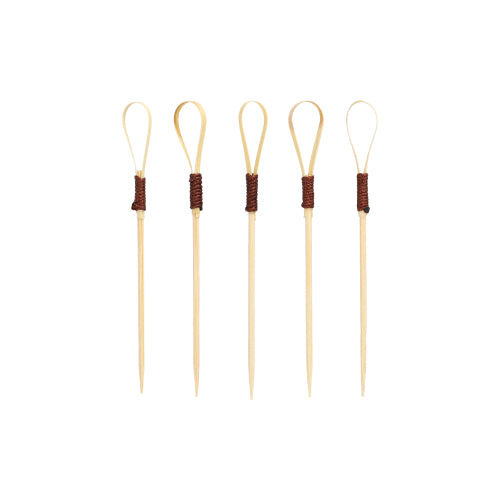 Quaranta PAPSTAR Fingerfood Picker 10 cm "Loop" Cocktail Picks della PAPSTAR GmbH, ideali per snack e fingerfood, si distinguono per un design unico a loop con sezioni avvolte in marrone scuro, disposte verticalmente su uno sfondo bianco semplice.