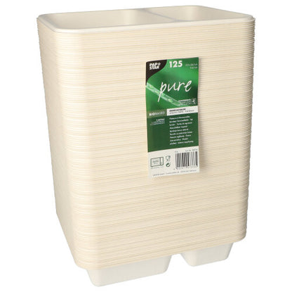 Ein Stapel cremefarbener, rechteckiger 2-teiliger Einwegschalen aus Zuckerrohr der PAPSTAR GmbH, versehen mit einem grün-weißen Etikett mit der Marke „PAPSTAR 125 Siegelschalen, Zuckerrohr 2-geteilt“ und einer Stückzahl von 125 Schalen.