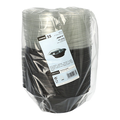 Una confezione da 25 ciotole per insalata Starpak 'Snap It' nere (PET, 600 ml, Ø16,6 cm, 5,9 cm) con coperchio trasparente in R-PET, avvolta in pellicola di plastica e dotata di un'etichetta bianca sul davanti con dettagli del prodotto e codice a barre.