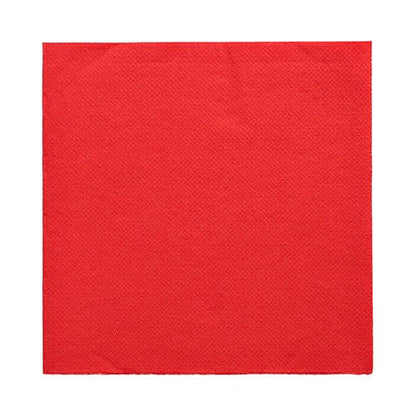 Su sfondo bianco è raffigurato un tovagliolo di carta rosso (32 x 32 cm) della PAPSTAR GmbH con 50 tovaglioli "DAILY Collection" nel formato 1/4 piega.