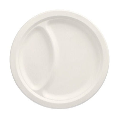 Il PAPSTAR 50 piatti di canna da zucchero "pure" bianco di PAPSTAR GmbH è un piatto usa e getta sostenibile e bianco con due scomparti separati ed è fatto di canna da zucchero; visto dall'alto su sfondo semplice.