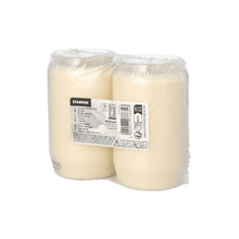 Due PAPSTAR luci a olio composito Ø 5,8 cm candele a colonna (2 pezzi) sono confezionate in pellicola termoretraibile trasparente con un'etichetta del prodotto sul davanti. Lo sfondo bianco semplice enfatizza la loro illuminazione suggestiva. Marca: PAPSTAR GmbH.