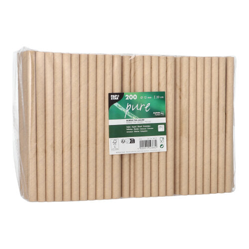 Una confezione trasparente con 200 PAPSTAR cannucce per Bubble Tea "pure" (12 mm x 20 cm, marrone, ecologico) della PAPSTAR GmbH, confezionata in pellicola con un'etichetta verde-bianca con informazioni sul prodotto e simboli ecologici. Le cannucce marroni sono disposte ordinatamente all'interno.