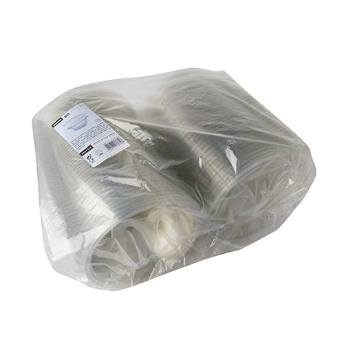 Un pacchetto avvolto in pellicola di plastica trasparente con 50 ciotole Starpak per gastronomia e insalata con coperchio a cerniera, bicchieri rotondi in R-PET trasparente, impilati e sigillati in alto a sinistra con un'etichetta bianca.