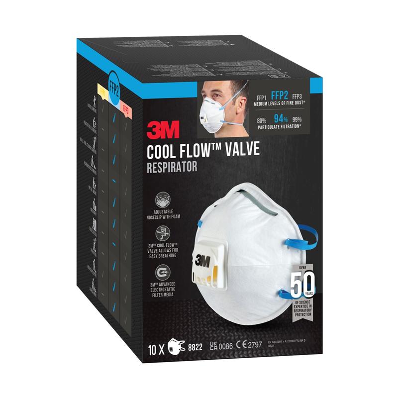 Una confezione con maschere antipolvere 3M™ Cool Flow™ 8822, FFP2, con valvola di 3M Deutschland GmbH, con un'immagine della maschera e dettagli del prodotto; contiene 10 maschere per scatola nera con accenti blu e bianchi.