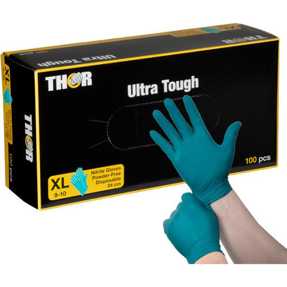 Una persona indossa un guanto in nitrile verde davanti a una scatola nero-gialla "Thor Ultra Tough, Verde" della Abena Re-Seller GmbH, che evidenzia questo prodotto robusto, ideale per attività all'aperto e compiti che richiedono una forte protezione.