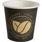Il bicchiere da espresso "Beans", 10 cl di Abena Re-Seller GmbH è un bicchiere di carta nero con interno beige, un logo circolare del design Beans e "CAFFÈ - TÈ - CIOCCOLATO" in caratteri beige. Venduto in confezioni da 50 pezzi.
