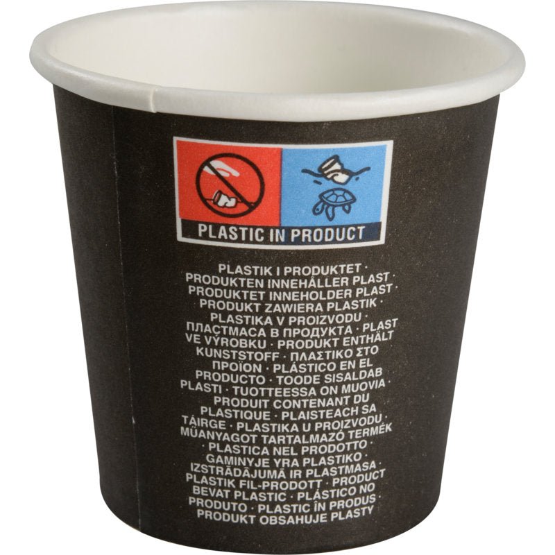 Un bicchiere da espresso nero "Beans", 10 cl di Abena Re-Seller GmbH, con avviso multilingue "PLASTICA NEL PRODOTTO" e icone di posate barrate e un'ape - un'alternativa alla ceramica, confezione da 50 pezzi.