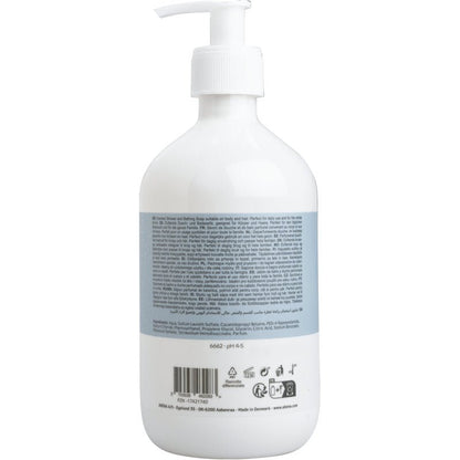 Un flacone dosatore bianco con etichetta blu della Abena Re-Seller GmbH mostra informazioni multilingue sul prodotto e sugli ingredienti per shampoo per capelli e corpo con profumo, 500 ml. Sul bordo inferiore dell'etichetta ci sono simboli e un codice a barre.