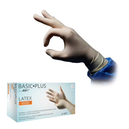 Una mano con un guanto in lattice fa un gesto di 'OK'. Sotto c'è una scatola con la scritta 'AMPri BASIC-PLUS guanti in lattice in polvere, bianco | Scatola (100 pezzi)' della AMPri Handelsgesellschaft mbH, che contiene guanti da esame monouso in lattice. La scatola mostra un'immagine di mani guantate e un testo multilingue che sottolinea la protezione chimica.