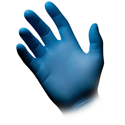 Una mano sinistra, vestita con un guanto in nitrile AMPri BLUE ECO-PLUS senza polvere di AMPri Handelsgesellschaft mbH, è raffigurata con le dita del guanto blu aperte su uno sfondo bianco. L'area del polso si ritira sullo sfondo, dando l'impressione che il guanto si estenda oltre il visibile.