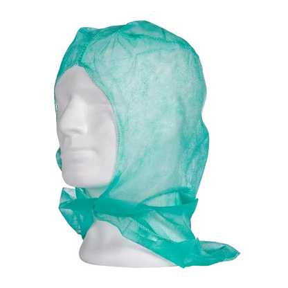 Una testa di manichino presenta una leggera cuffia protettiva monouso in polipropilene verde-blu, che copre testa, collo e spalle. Conosciuta come AMPri MED-COMFORT PP cuffia astronauta della AMPri Handelsgesellschaft mbH, questo materiale sottile e traslucido è perfetto per ambienti di lavoro igienici.