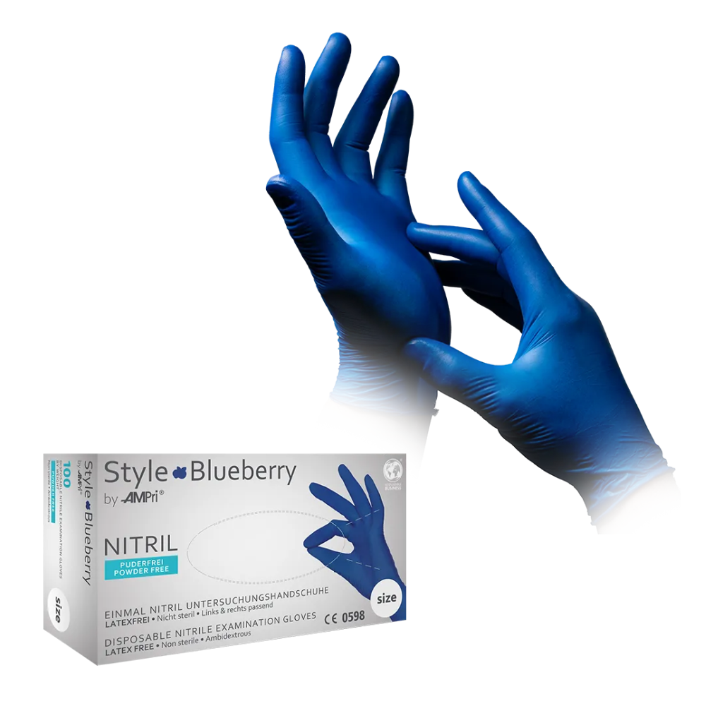 Un paio di mani che indossano guanti in nitrile blu. Nell'angolo in basso a sinistra c'è una scatola con la scritta "AMPri STYLE BLUEBERRY guanti in nitrile senza polvere di MED-COMFORT, Blu Scuro", che contiene guanti da esame monouso in nitrile. La scatola è bianca con accenti blu e verdi ed è prodotta dalla AMPri Handelsgesellschaft mbH.