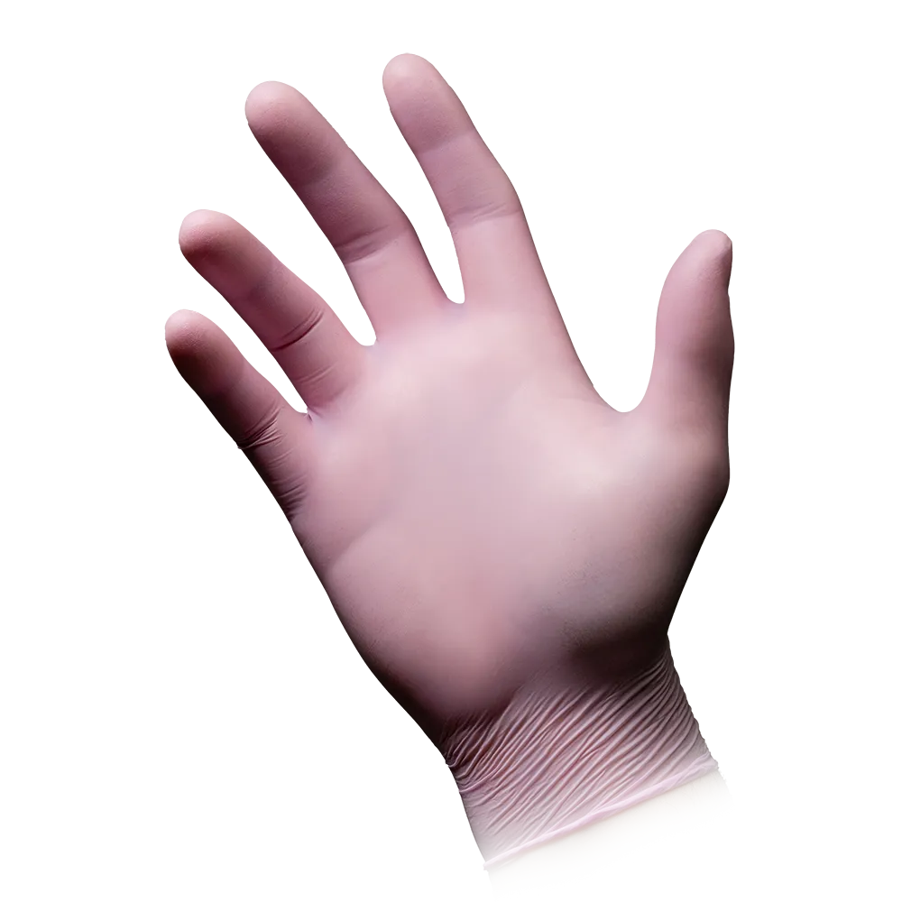 Una mano sinistra indossa un guanto in nitrile AMPri STYLE STRAWBERRY senza polvere di MED-COMFORT, Rosa. Il guanto rosa chiaro si adatta perfettamente a dita e polso. Lo sfondo bianco mette perfettamente in risalto il guanto.