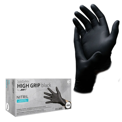 I guanti protettivi contro le sostanze chimiche AMPri SolidSafety High Grip Black in nitrile, presentati nella confezione del marchio AMPri Handelsgesellschaft mbH, sono senza polvere e disponibili nelle taglie dalla S alla XXL. Questi guanti professionali offrono una superficie strutturata che migliora la presa e li rende perfetti per compiti impegnativi.