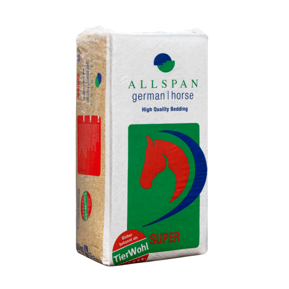 Un sacco rettangolare bianco di lettiera per cavalli di "Allspan German Horse" mostra una silhouette di testa di cavallo rossa e testo in verde, rosso e blu. Conosciuto come Allspan German Horse Super granulato di legno tenero, questo prodotto assicura un'igiene di prima classe e con il logo "TierWohl" per un comfort eccezionale.