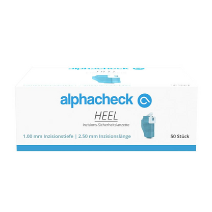 Una scatola di lancette di sicurezza per incisione Alphacheck HEEL, di varie dimensioni, di Berger Med GmbH è destinata alla raccolta di sangue capillare. La scatola bianca con testo blu mostra l'immagine di una lancetta e indica nell'angolo inferiore destro "1,00 mm di profondità di taglio" e "2,50 mm di lunghezza di taglio" oltre a "50 pezzi". Il testo è in tedesco.