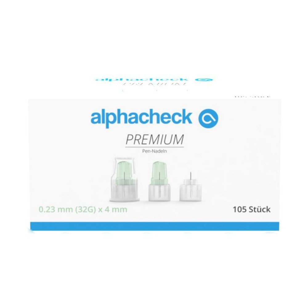 Una scatola bianca con la scritta "Alphacheck PREMIUM Pen-Nadeln, diverse dimensioni" in design verde-blu, concepita per minimizzare il dolore durante la somministrazione di insulina. Contiene 105 pezzi nelle dimensioni 0,23 mm (32G) x 4 mm. Sul fronte sono raffigurati tre aghi a penna della Berger Med GmbH.