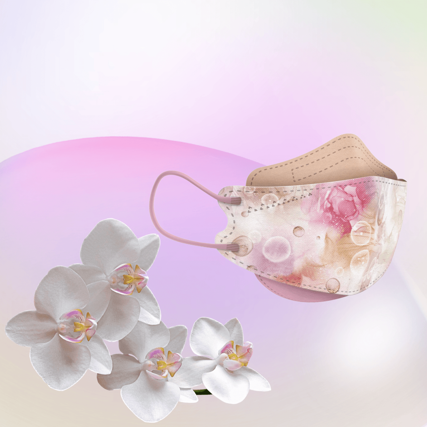 Una maschera facciale designer Altruan filtrante particelle, conforme allo standard FFP2, mostra la sua vestibilità ergonomica su uno sfondo pastello con una sfumatura rosa-verde. In primo piano, un insieme di orchidee bianche sottolinea l'eleganza del suo design elegante.