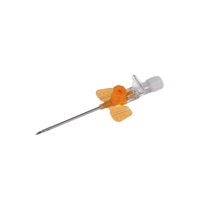 La cannula di sicurezza Vasofix® Safety di B. Braun Deutschland GmbH & Co. KG è un ago medico con un attacco in plastica arancione e ali, tipicamente utilizzato per l'accesso intravenoso. Contiene un ago catetere FEP fissato a una base trasparente con un cappuccio bianco.