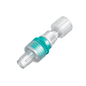 Primo piano della valvola di ritegno Infuvalve® B. Braun, un connettore medico in plastica della B. Braun Deutschland GmbH & Co. KG, con corpo bianco, anello blu-verde e estremità zigrinate, utilizzato nei sistemi di infusione per prevenire il riflusso (confezione: 50 pezzi), su sfondo bianco.