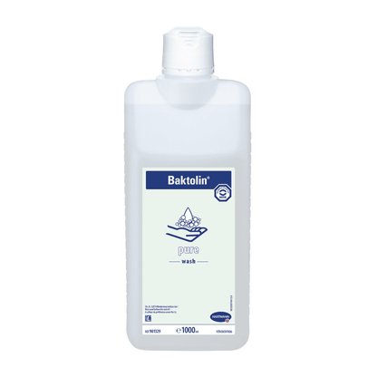 Una bottiglia da 1000 ml di lozione lavante Hartmann Baktolin® pure con etichetta bianco-blu, un logo con due mani sotto gocce d'acqua e formulata con tensioattivi delicati sulla pelle.
