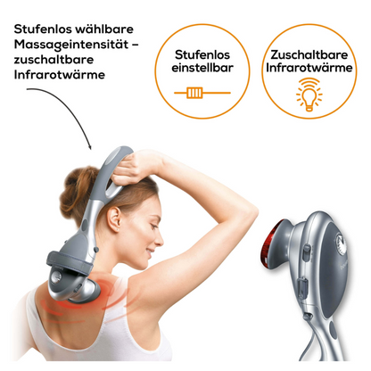 Una persona utilizza il Beurer dispositivo per massaggi a infrarossi MG 70 sulla sua spalla. Il testo spiega l'intensità regolabile del massaggio a percussione e il calore a infrarossi opzionale del prodotto della Beurer GmbH. Due simboli rappresentano i livelli regolabili e il calore a infrarossi. Un'altra immagine mostra un primo piano del dispositivo per massaggi a infrarossi con testo in tedesco.
