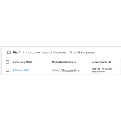 Screenshot di un'interfaccia digitale che mostra le impostazioni di acquisto per le campagne dal Weclapp al Google Offline Conversion Upload, con opzioni per azione di conversione, ottimizzazione dell'azione e fonte di conversione, presentato in tedesco da Altruan.