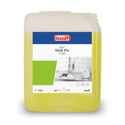 Un contenitore da 10 litri di Buzil Buz® Dish Fix G 530 detergente per piatti a mano e detergente neutro di BUZIL-WERK Wagner GmbH & Co. KG, dotato di un'etichetta parzialmente verde-blu con l'immagine di un lavello da cucina, di piatti e del logo del marchio; il valore del pH è mostrato tramite una scala cromatica.