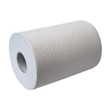 Un grande rotolo di asciugamani di carta CWS bianco a 3 strati, non perforato, con un'anima di cartone visibile al centro, raffigurato su uno sfondo bianco semplice.