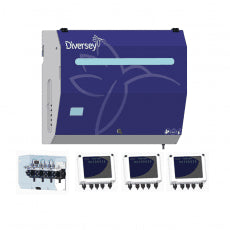 L'unità principale della pompa DF10M (IoC) 6 di Diversey Deutschland GmbH & Co. OHG è un sistema di dosaggio montato a parete grigio-blu con logo, moduli di controllo e un componente con quattro valvole per un massimo di 8 lavatrici nelle lavanderie.