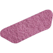 Un singolo Diversey Twister S-Pad Pink (45x15 cm, 1 pezzo) per la pulizia di manutenzione dei pavimenti in vinile in aree ad alta frequentazione è raffigurato su uno sfondo bianco. Il pad presenta una superficie ruvida e strutturata con tecnologia Twister innovativa.