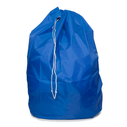 Un sacco per rifiuti DEISS con cordoncino PP e anello di base, 120 litri, di EMIL DEISS KG (GmbH + Co.), in un grande design blu in poliestere resistente, è raffigurato su uno sfondo bianco semplice. La parte superiore del sacco è chiusa in modo sicuro con un robusto cordoncino bianco.
