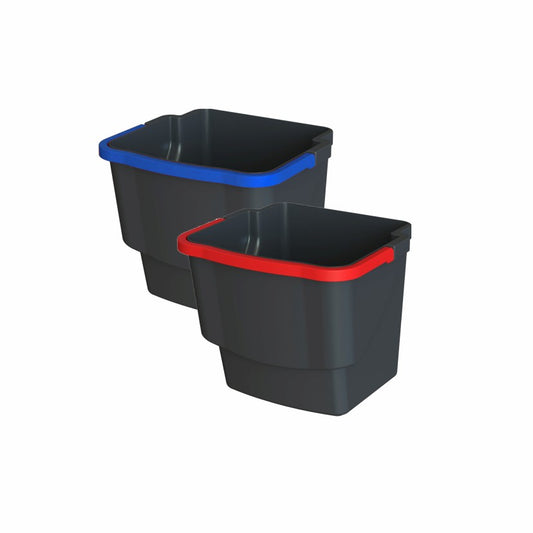 Zwei Arcora Ecoblack Kunststoffeimer Schwarz 20 Liter von Arcora International GmbH, einer mit blauem, der andere mit rotem Griff, sind nebeneinander auf weißem Hintergrund abgebildet und zeigen ihr schlankes Design für eine organisierte Aufbewahrung.