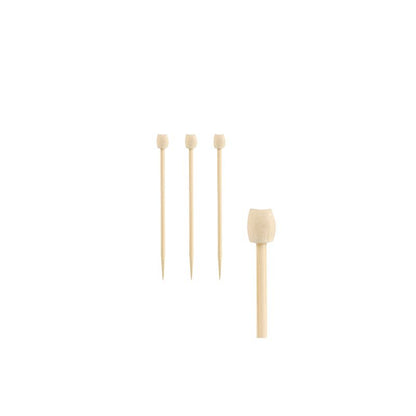 Su sfondo bianco si presentano quattro stuzzicadenti PAPSTAR per finger food di 7 cm in lavorazione sostenibile. Tre stuzzicadenti sono disposti verticalmente uno accanto all'altro, uno è posizionato singolarmente a destra.