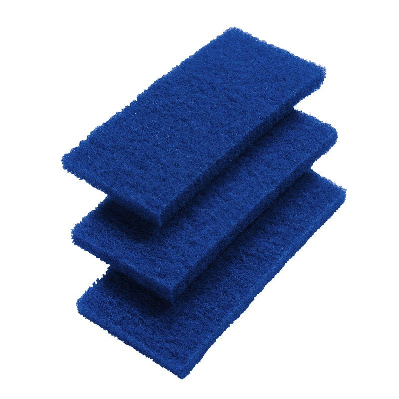 Tre rettangolari PAD IN FIBRA ABRASIVA blu (set di 3, duro, 260x120x25mm, F.#8616+8617) della Haug Bürsten KG sono impilati su uno sfondo bianco per compiti di pulizia versatili.