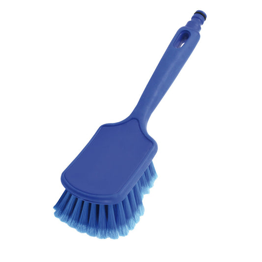 Die Haug Bürsten KG STIELBÜRSTE MIT KURZEM GRIFF, WASSERDURCHLAUF, PBT BLAU hat steife blaue PBT-Borsten, einen rechteckigen Kopf, einen kurzen Griff mit Aufhängeloch und ist auf weißem Hintergrund abgebildet.