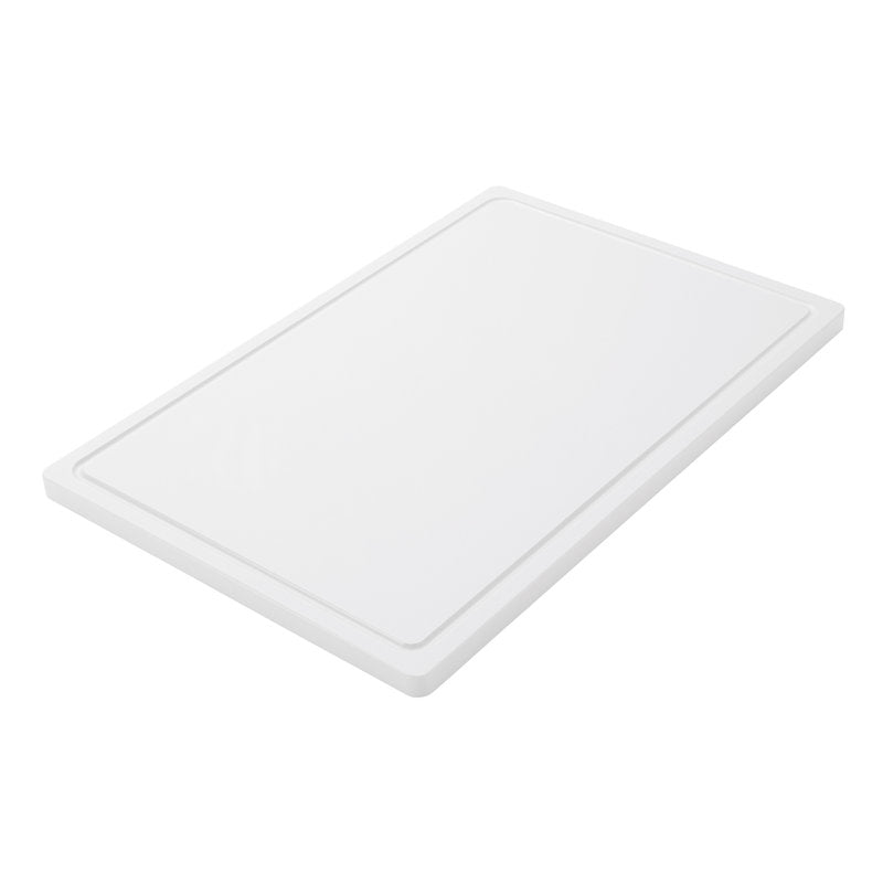 Il Haug Bürsten KG TAGLIERE GRANDE, PE, ANTISCIVOLO, 600X400X20MM è un grande tagliere rettangolare bianco con superficie antiscivolo e bordo rialzato, raffigurato inclinato su uno sfondo bianco - ideale per l'uso quotidiano in cucina.