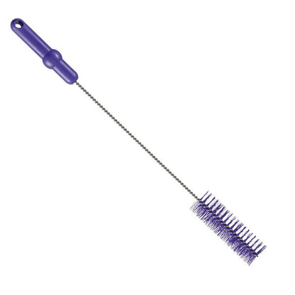 La Haug Bürsten KG SPAZZOLA PER TUBI, ø 0,50MM MEDIA, 500Xø40MM ha un manico in plastica viola, un lungo manico in metallo intrecciato e setole cilindriche viola dense, ideale come spazzola per la pulizia di tubi e su sfondo bianco.