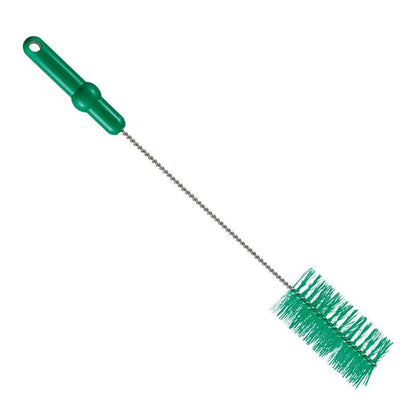 La SPAZZOLA PER TUBI ø 0,50MM MEDIO 500Xø 60MM di Haug Bürsten KG ha un manico verde con foro per appendere, un lungo stelo in metallo e setole cilindriche da 50mm - perfetta per la pulizia delle pipe.