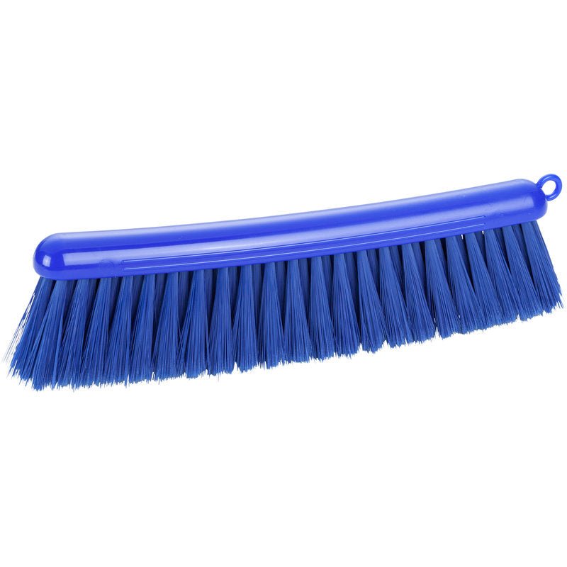 Il MEHLBESEN,BLU di Haug Bürsten KG è dotato di setole PBT blu morbide da 0,25 mm e un manico curvo lungo 290 mm con foro per appenderlo - ideale per spazzare le briciole di prodotti da forno in cucina.