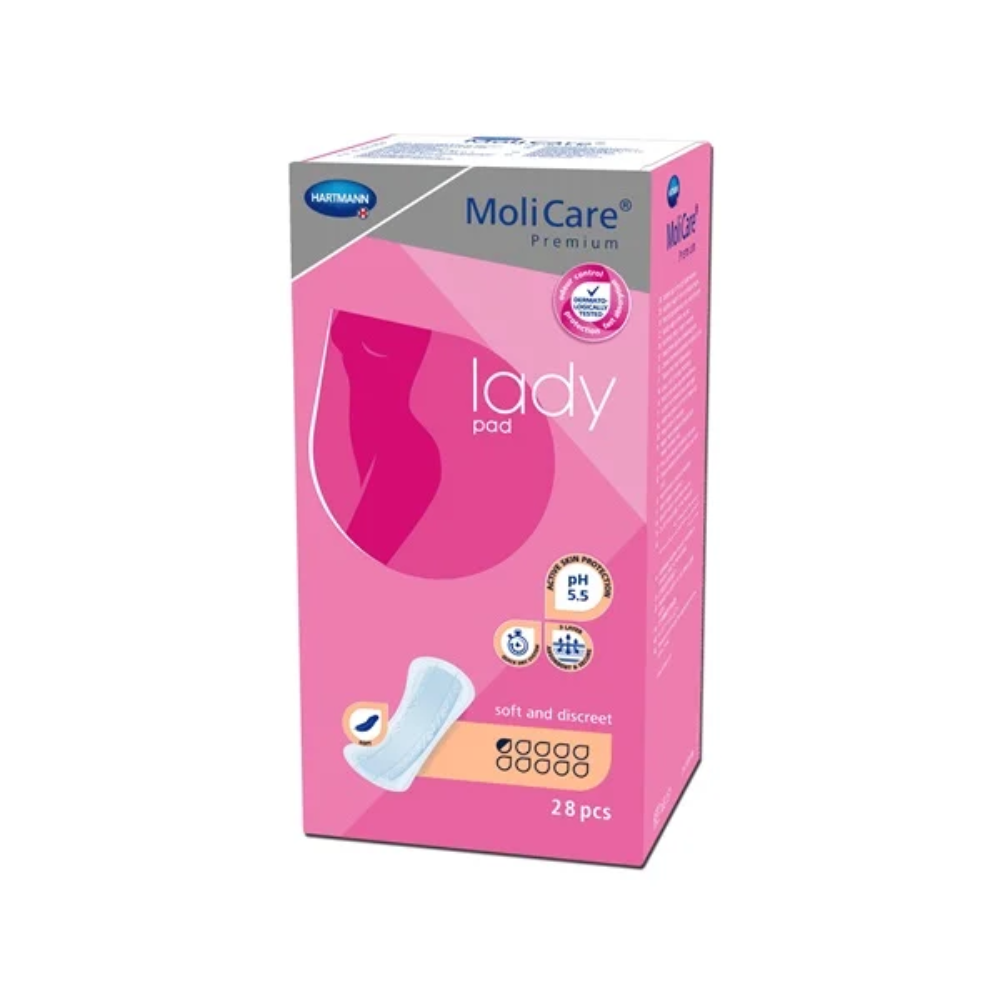 L'immagine mostra una scatola rosa di assorbenti Hartmann MoliCare® Premium Lady Pad. La scatola è decorata con una silhouette femminile stilizzata, riporta l'indicazione "PH 5,5" e indica che contiene 28 pezzi. Gli assorbenti progettati per lievi perdite urinarie sono morbidi e discreti e portano il logo della Paul Hartmann AG nell'angolo in alto a sinistra.