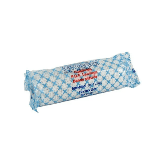 Una benda arrotolata per l’immobilizzazione è contenuta in una confezione blu e bianca, reca la scritta «Holthaus Temedia-Spezial Gipsbinde - 1 Binde» e «Bande plâtrée» e misura 12 cm x 2 m. Sulla confezione è stampato il marchio «Holthaus Medical GmbH & Co. KG», indicata per l’immobilizzazione in caso di fratture.